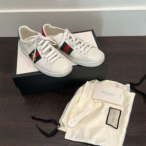 Authentic Gucci  Ace Sneaker (Women) size WHITE LEATHER, Size 6US / 36EU